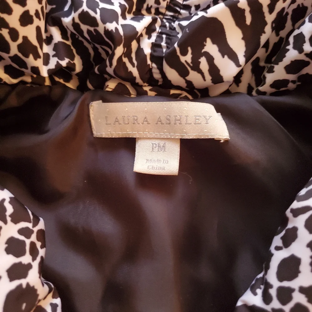 Vests - Picture 5 of 5